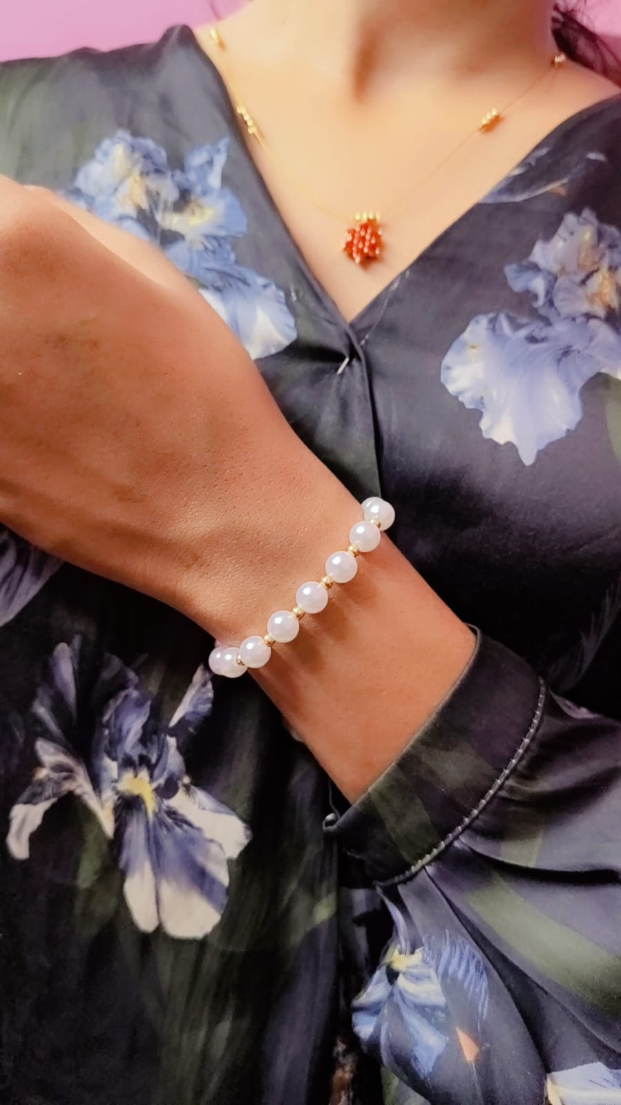 Glitshe white pearl bangle