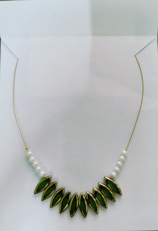 Glitshe stone beads necklace