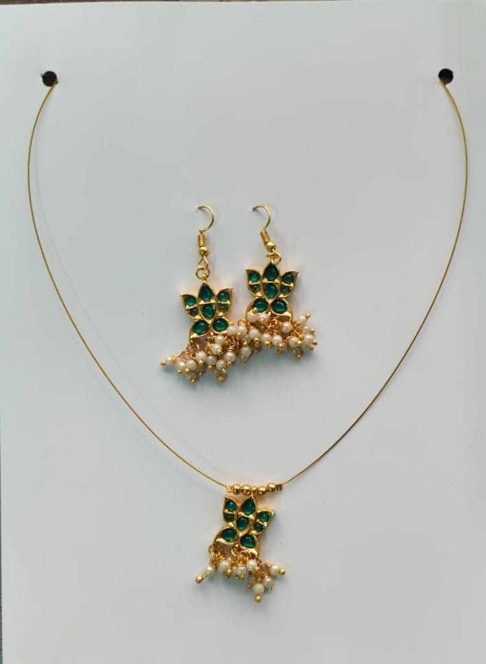 Green lotus chain with earings