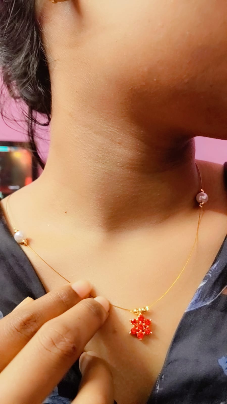 Glitshe Red stone flower invisible chain