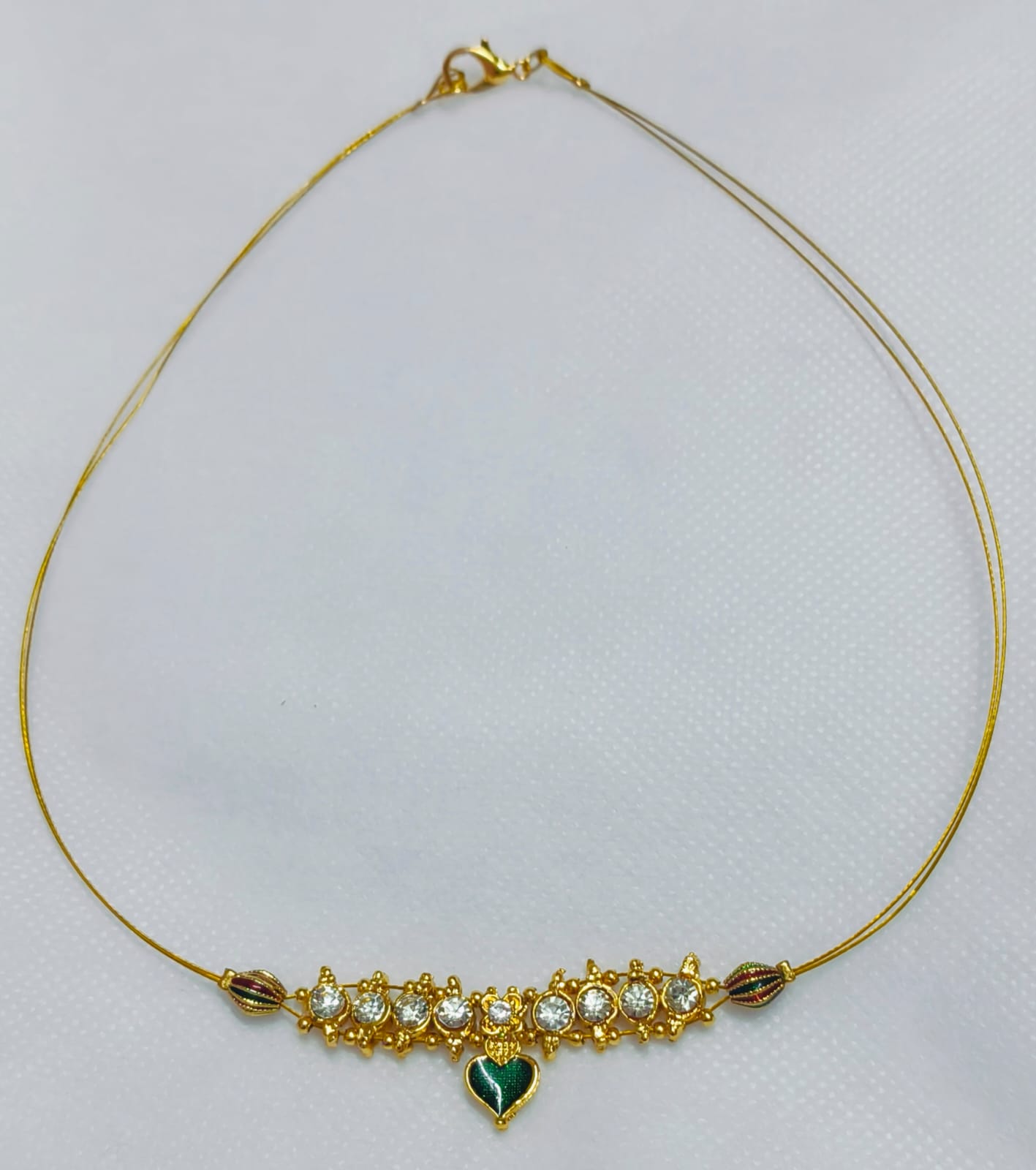 Glitshe invisible choker